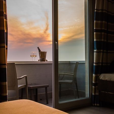 Hotel Giulia ليدو دي كامايوري المظهر الخارجي الصورة